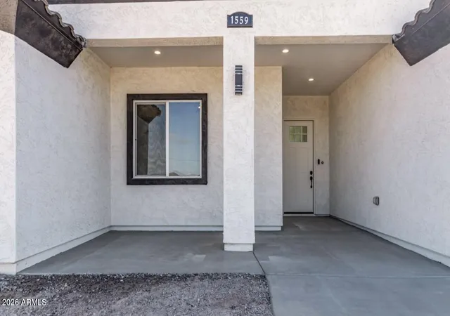 Homes for sale in Tonopah, AZ | 1559 S 391St Ave, Tonopah, AZ 85354 | MLS# 7053760