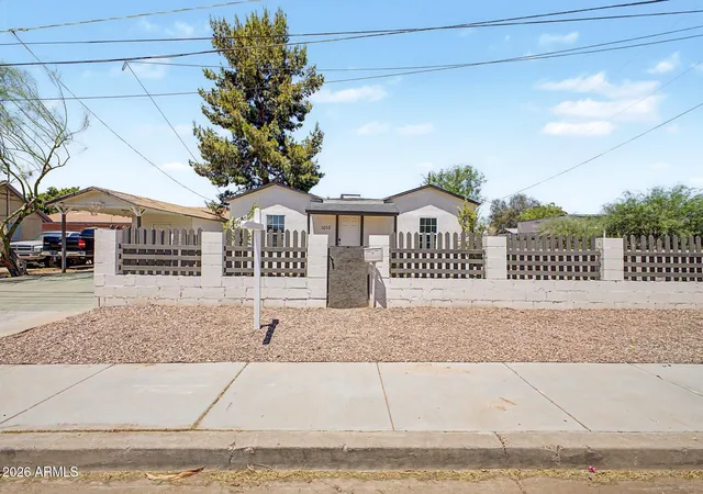 1st image of 1010 E Chipman Rd, Phoenix, AZ 85040 | MLS# 7053766