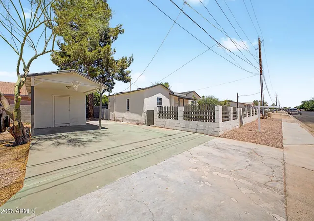 3rd image of 1010 E Chipman Rd, Phoenix, AZ 85040 | MLS# 7053766