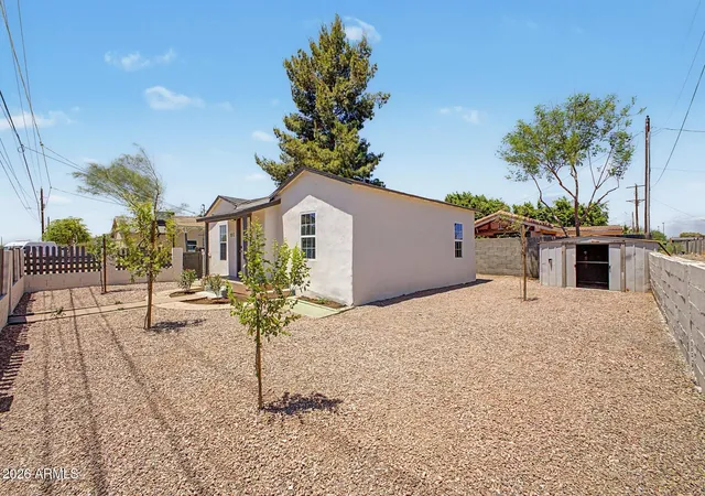 5th image of 1010 E Chipman Rd, Phoenix, AZ 85040 | MLS# 7053766