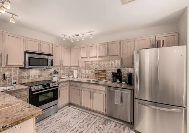 Photo 2 of Condo for sale at 15050 N Thompson Peak Pkwy #1035, Scottsdale, AZ 85260 | MLS# 7054010 | Listing updated on 2026-07-14