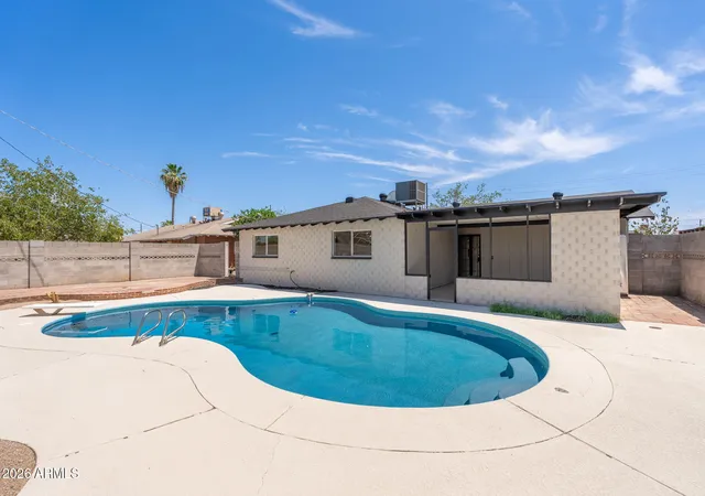 Photo 2 of Sale Pending at 3830 W Claremont St, Phoenix, AZ 85019 | MLS# 7055951 | Listing updated on 2026-09-17