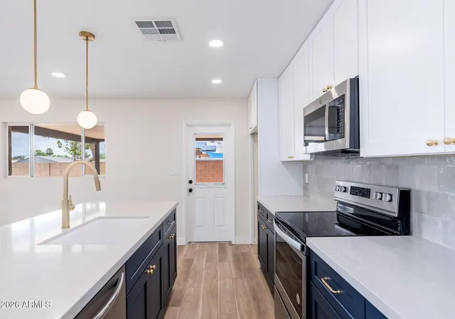 Photo 4 of Sale Pending at 3830 W Claremont St, Phoenix, AZ 85019 | MLS# 7055951 | Listing updated on 2026-09-17