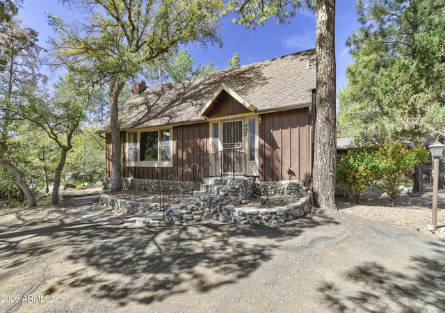 Photo 2 of Single family home for sale at 902 S Hemlock Ave, Prescott, AZ 86303 | MLS# 7053926 | Listing updated on 2026-09-19