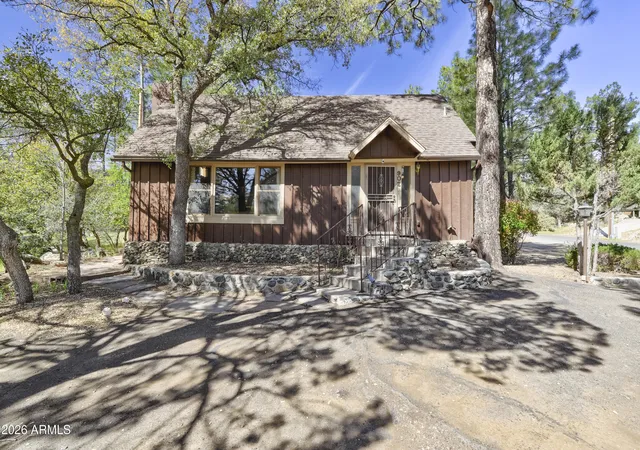 Photo 3 of Single family home for sale at 902 S Hemlock Ave, Prescott, AZ 86303 | MLS# 7053926 | Listing updated on 2026-09-19