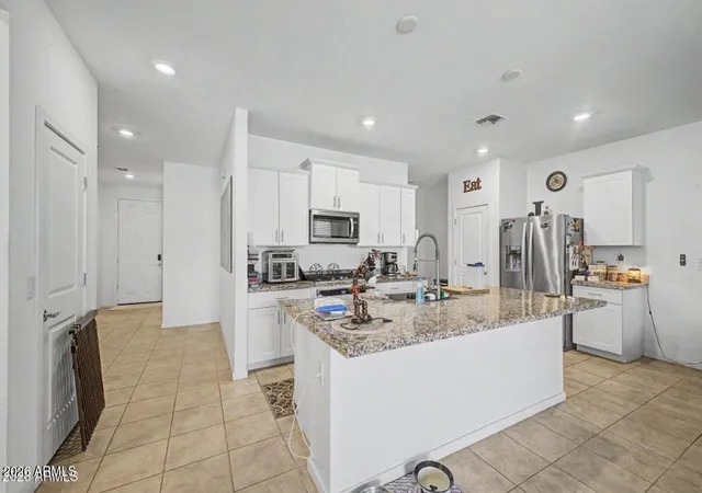 Photo 3 of Single family home for sale at 12418 W Glenn Ct, Glendale, AZ 85307 | MLS# 7053945 | Listing updated on 2026-10-22