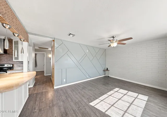 Photo 4 of Single family home for sale at 10223 N 17Th Dr, Phoenix, AZ 85021 | MLS# 7071571 | Listing updated on 2026-09-22
