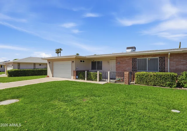 Photo 3 of Townhouse for sale at 10869 W Clair Dr, Sun City, AZ 85351 | MLS# 7058248 | Listing updated on 2026-09-19