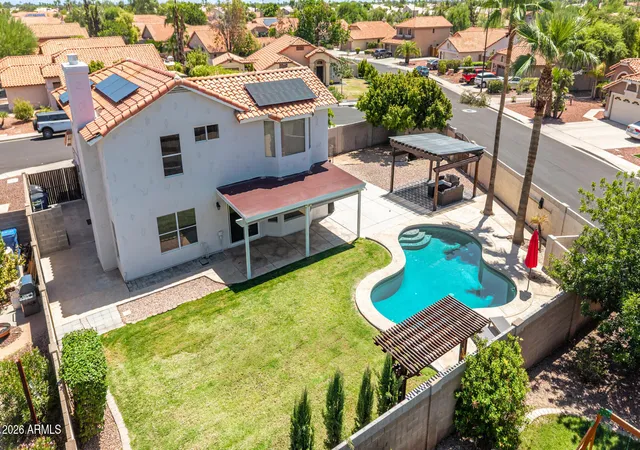 Photo 3 of Single family home for sale at 412 S Bonito Dr, Gilbert, AZ 85233 | MLS# 7069000 | Listing updated on 2026-09-15
