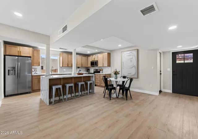 Photo 2 of Townhouse for sale at 1709 E Frier Dr, Phoenix, AZ 85020 | MLS# 7056072 | Listing updated on 2026-09-14