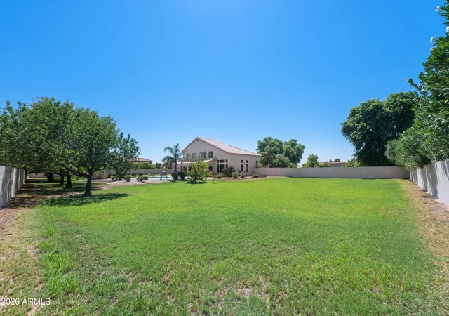 2nd image of 241 S Equestrian Ct, Gilbert, AZ 85296 | MLS# 7057386