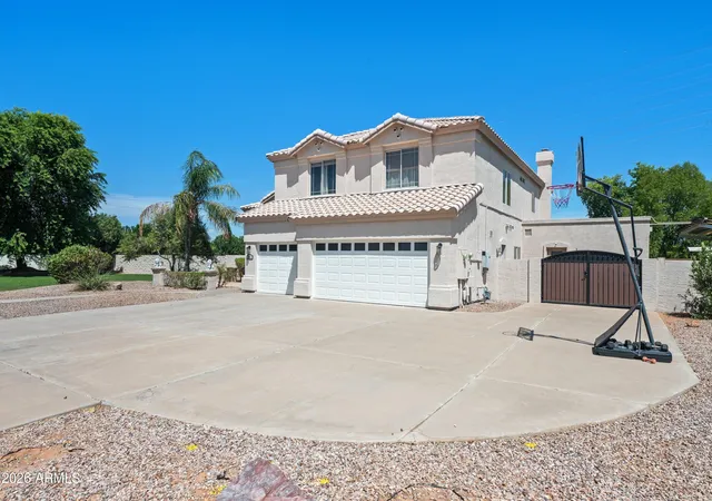 4th image of 241 S Equestrian Ct, Gilbert, AZ 85296 | MLS# 7057386