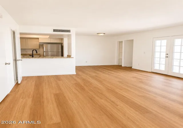 Photo 3 of Townhouse for sale at 7515 N 47th Lane, Glendale, AZ 85301 | MLS# 7054444 | Listing updated on 2026-09-24