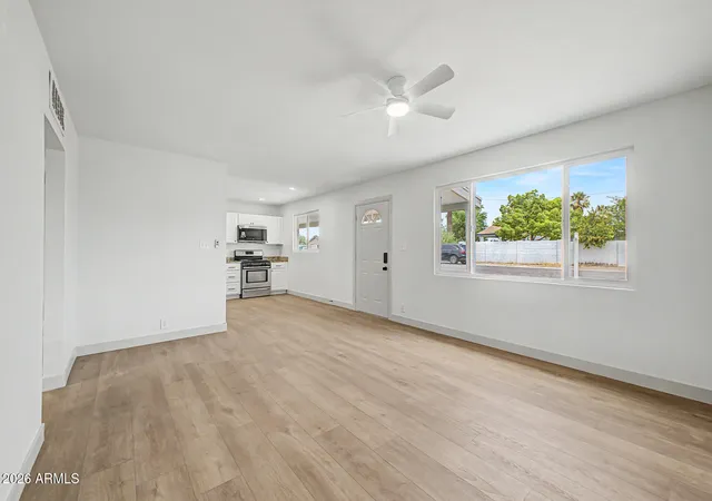 4th image of 3152 N 24Th Dr, Phoenix, AZ 85015 | MLS# 7054376
