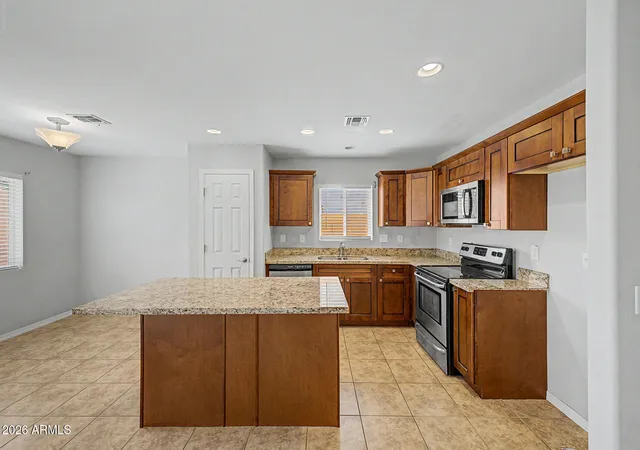 Photo 2 of Single family home for sale at 423 W Alicia Dr, Phoenix, AZ 85041 | MLS# 7054786 | Listing updated on 2026-09-10