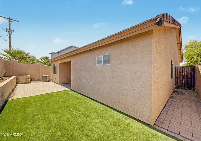 Photo 4 of Single family home for sale at 423 W Alicia Dr, Phoenix, AZ 85041 | MLS# 7054786 | Listing updated on 2026-09-10