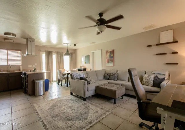 2nd image of 1008 W Muriel Dr, Phoenix, AZ 85023 | MLS# 7064987