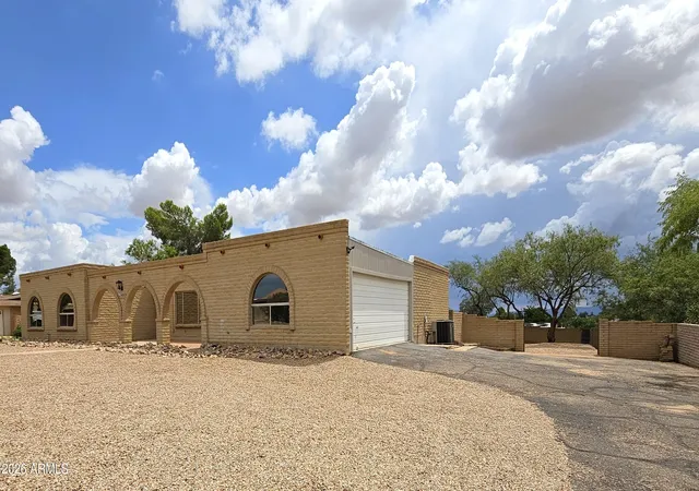 2nd image of 1909 Devonshire Dr, Sierra Vista, AZ 85635 | MLS# 7054697