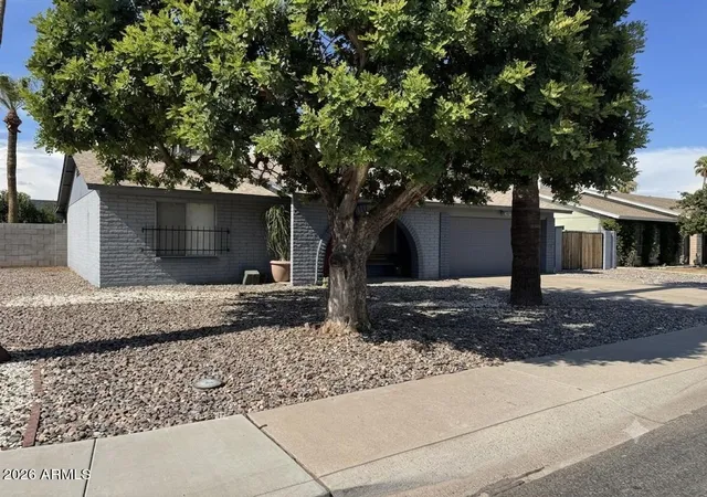 Photo 3 of Single family home for sale at 2840 W Michelle Dr, Phoenix, AZ 85053 | MLS# 7054643 | Listing updated on 2026-08-11