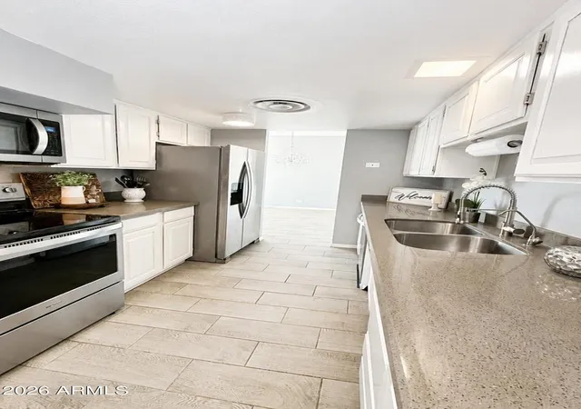 Photo 3 of Townhouse for sale at 207 W Clarendon Ave #2B, Phoenix, AZ 85013 | MLS# 7055438 | Listing updated on 2026-09-04