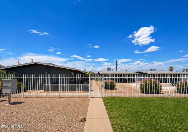 Photo 12 of Townhouse for sale at 2210 W Devonshire Ave, Phoenix, AZ 85015 | MLS# 7055078 | Listing updated on 2026-08-31