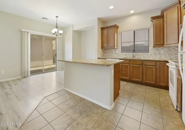 Photo 4 of Sale Pending at 428 N Citrus Ln, Gilbert, AZ 85234 | MLS# 7054889 | Listing updated on 2026-09-25