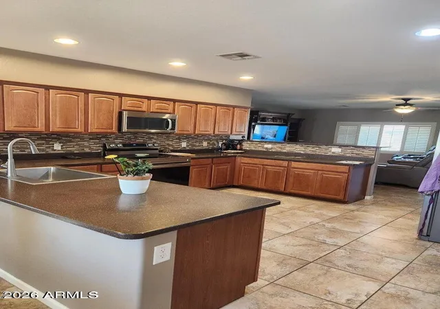 Photo 2 of Single family home for sale at 108 W Ridgeview Trl, Casa Grande, AZ 85122 | MLS# 7054994 | Listing updated on 2026-10-28