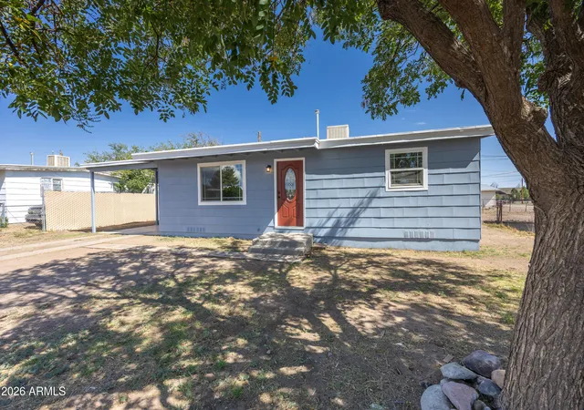 Photo 2 of Single family home for sale at 125 E Navajo St, Huachuca City, AZ 85616 | MLS# 7055220 | Listing updated on 2026-08-24