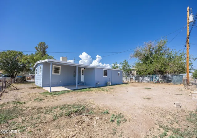 Photo 3 of Single family home for sale at 125 E Navajo St, Huachuca City, AZ 85616 | MLS# 7055220 | Listing updated on 2026-09-18