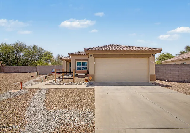 1st image of 581 W Jardin Loop, Casa Grande, AZ 85122 | MLS# 7055259