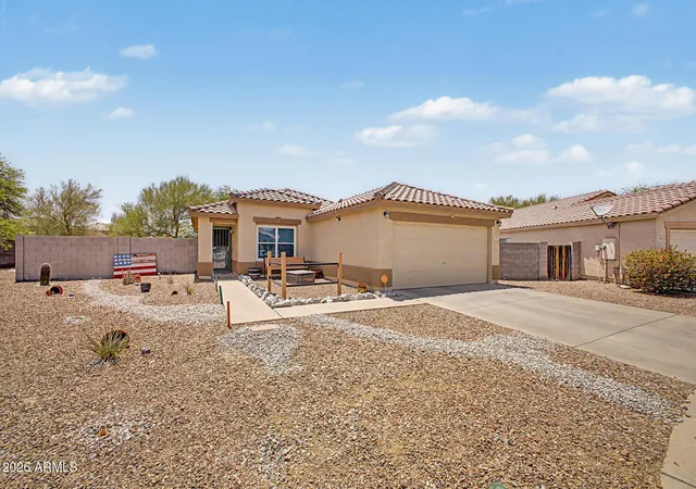 2nd image of 581 W Jardin Loop, Casa Grande, AZ 85122 | MLS# 7055259