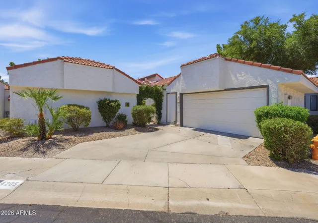 Townhouse for sale at 4205 E Ludlow Dr, Phoenix, AZ 85032 | MLS# 7055265
