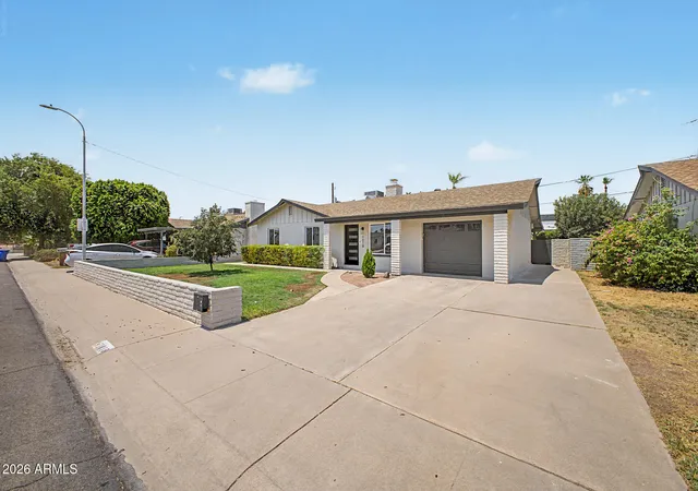 Photo 4 of Single family home for sale at 1818 W Morten Ave, Phoenix, AZ 85021 | MLS# 7055900 | Listing updated on 2026-09-03