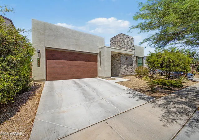 Photo 3 of Single family home for sale at 1122 E Monte Way, Phoenix, AZ 85042 | MLS# 7058196 | Listing updated on 2026-09-21