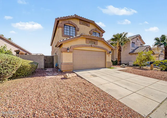 Photo 4 of Single family home for sale at 3721 W Runion Dr, Glendale, AZ 85308 | MLS# 7056406 | Listing updated on 2026-10-01
