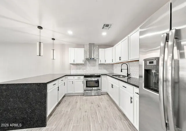Photo 3 of Sale Pending at 5534 N 31st Drive, Phoenix, AZ 85017 | MLS# 7055446 | Listing updated on 2026-10-07