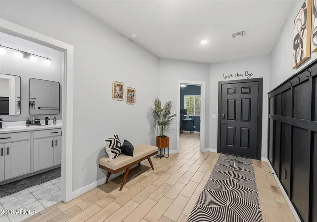 Photo 4 of Single family home for sale at 898 E Diamond Dr, Casa Grande, AZ 85122 | MLS# 7055536 | Listing updated on 2026-08-30