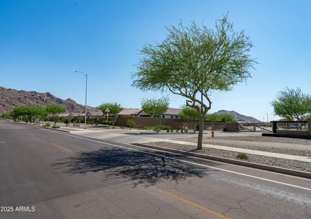 Photo 3 of Single family home for sale at 618 E Piedmont Rd, Phoenix, AZ 85042 | MLS# 7055597 | Listing updated on 2026-09-21