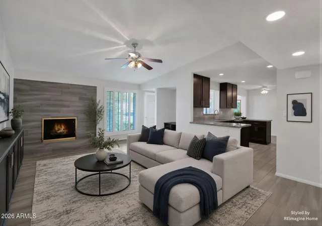 2nd image of 6125 N Central Ave, Phoenix, AZ 85012