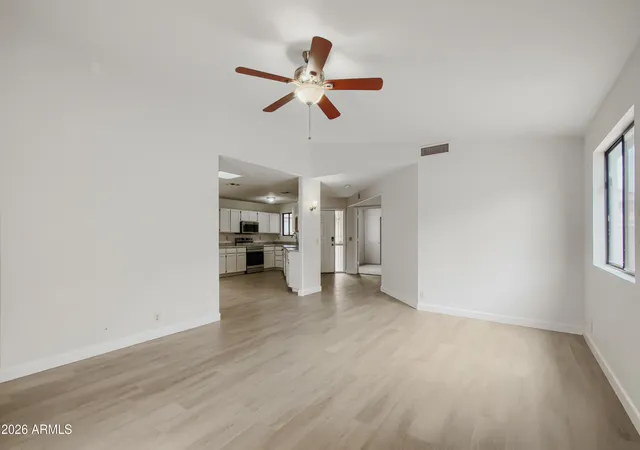3rd image of 11140 N 82Nd Dr, Peoria, AZ 85345 | MLS# 7056623