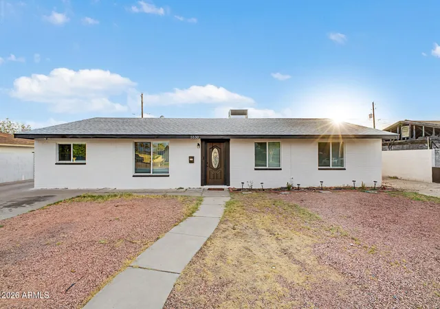 Photo 3 of Sale Pending at 5530 N 61st Avenue, Glendale, AZ 85301 | MLS# 7055650 | Listing updated on 2026-09-18