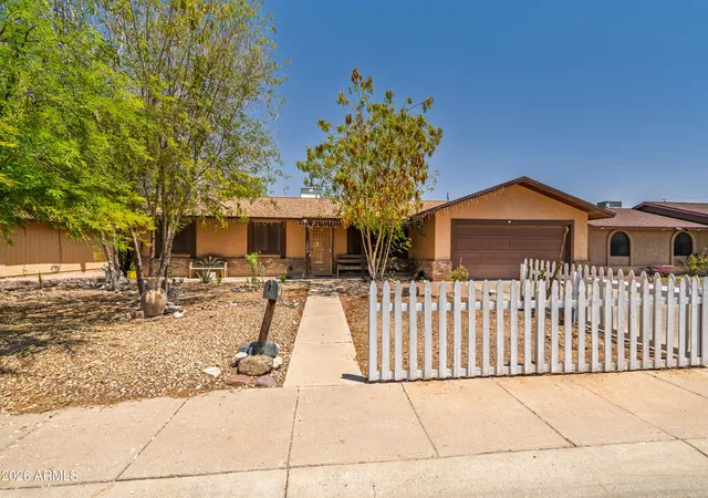 Photo 1 of Sale Pending at 1280 E Crown Cir, Casa Grande, AZ 85122 | MLS# 7058371 | Listing updated on 2026-10-01