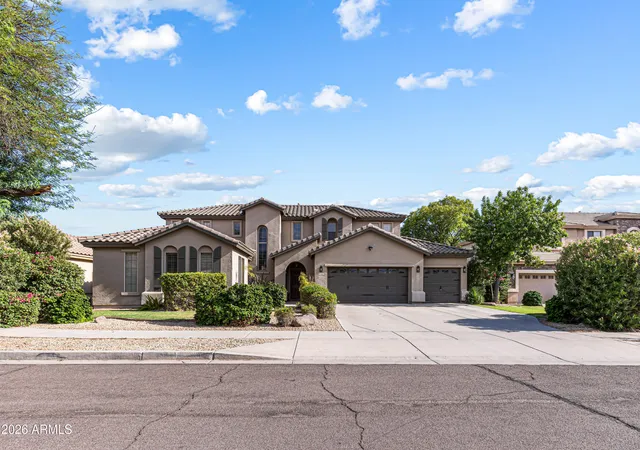 Photo 3 of Single family home for sale at 3229 W Buckhorn Trl, Phoenix, AZ 85083 | MLS# 7057421 | Listing updated on 2026-09-20