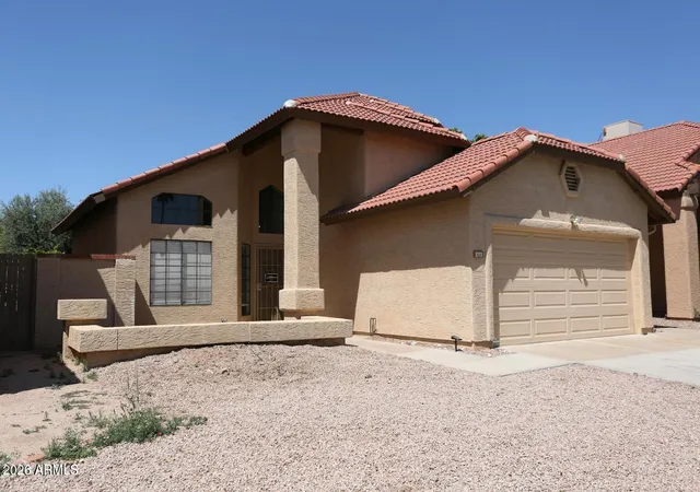 Photo 2 of Single family home for sale at 924 E Manor Dr, Chandler, AZ 85225 | MLS# 7055774 | Listing updated on 2026-08-19