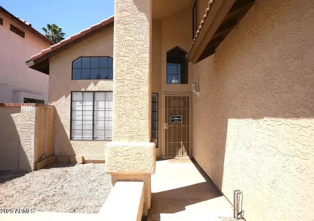 Photo 3 of Single family home for sale at 924 E Manor Dr, Chandler, AZ 85225 | MLS# 7055774 | Listing updated on 2026-08-19