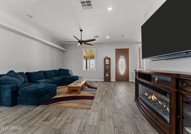 Photo 4 of Single family home for sale at 34841 N 3rd Street, Phoenix, AZ 85086 | MLS# 7055801 | Listing updated on 2026-09-02