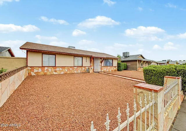 Photo 3 of Single family home for sale at 5234 S 44th Place, Phoenix, AZ 85040 | MLS# 7056148 | Listing updated on 2026-09-14