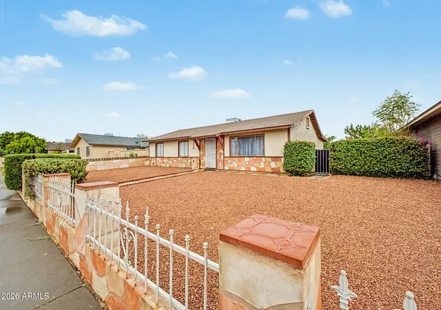 Photo 3 of Single family home for sale at 5234 S 44th Place, Phoenix, AZ 85040 | MLS# 7056148 | Listing updated on 2026-09-14
