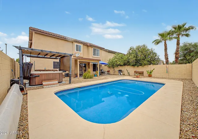 2nd image of 1071 S Honeysuckle Ln, Gilbert, AZ 85296 | MLS# 7056375