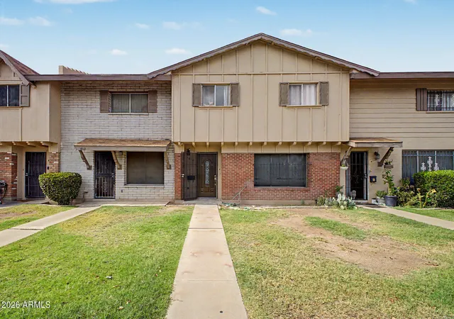 Photo 2 of Townhouse for sale at 4310 W Ocotillo Rd, Glendale, AZ 85301 | MLS# 7055969 | Listing updated on 2026-08-02